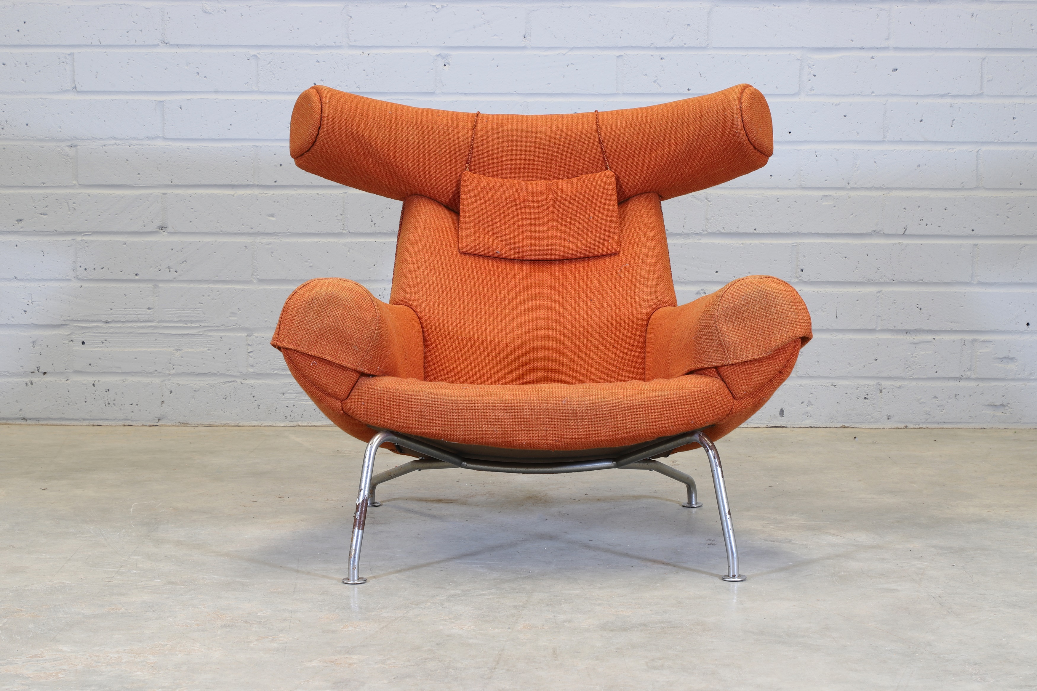 A Danish 'AP-46' or 'Ox Chair' (£3,500-4,500)