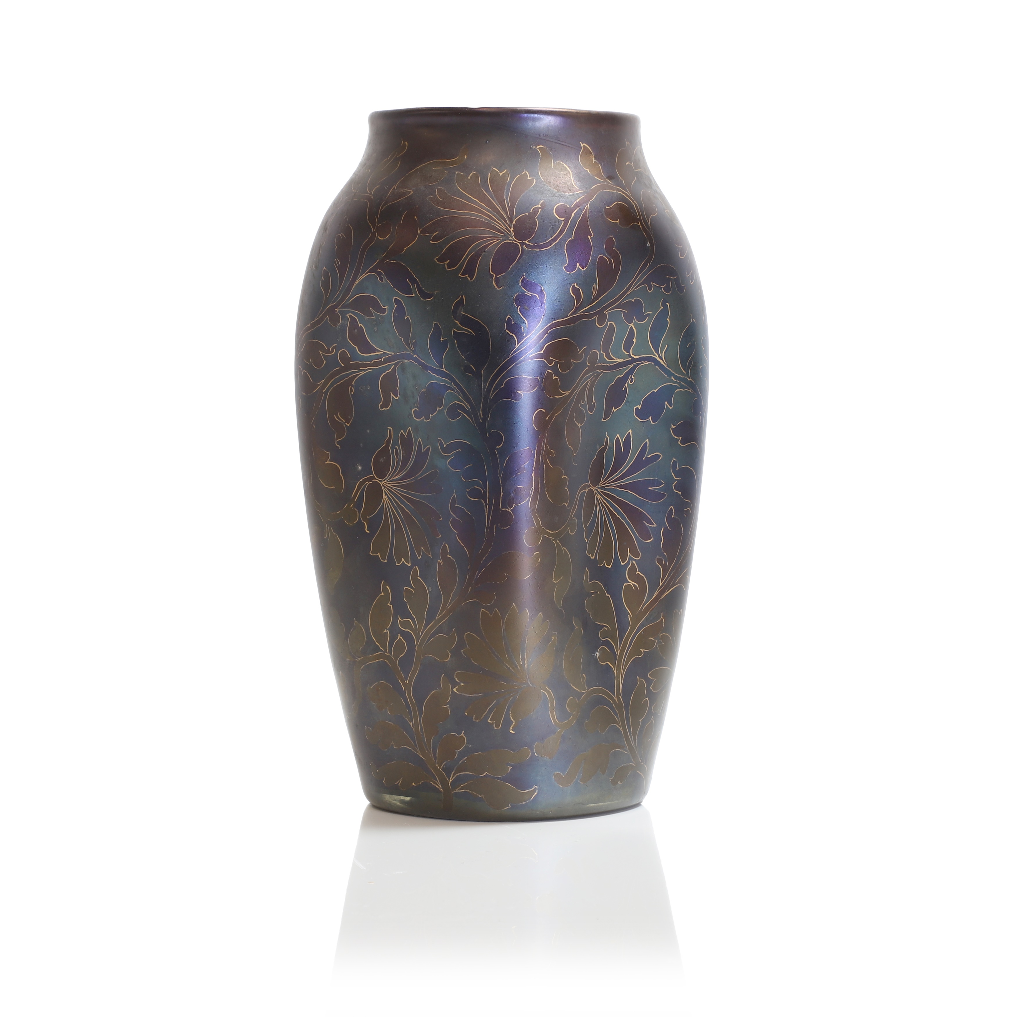 A Loetz 'Rubin Matte Iris' glass vase (£400-600)