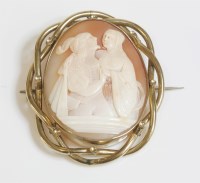 Lot 306 - A Victorian carved shell cameo brooch pendant