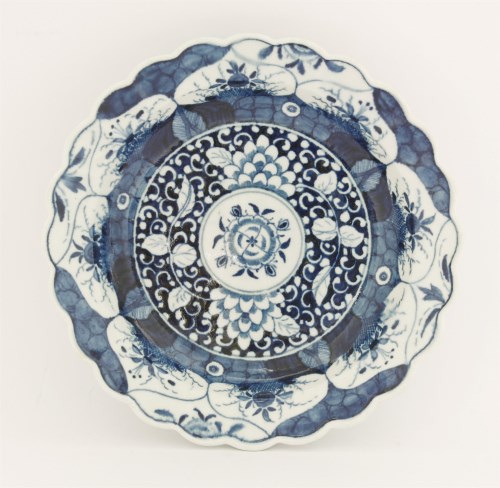 Lot 24 - A Worcester blue and white Bowl