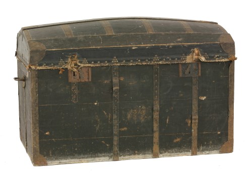 Lot 134 - A Louis Vuitton dome top travelling trunk