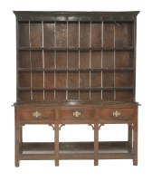 Lot 417 - An oak dresser