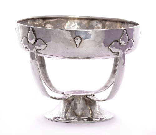 Lot 101 - An Edwardian silver bowl