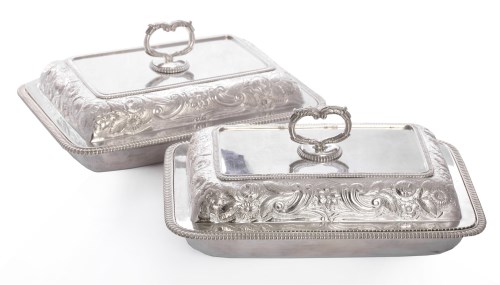 Lot 111 - A pair of George III silver entrée dishes and covers