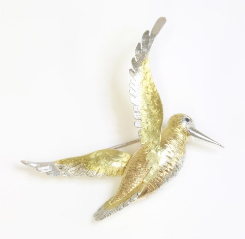 Lot 436 - An 18ct two colour gold hummingbird brooch