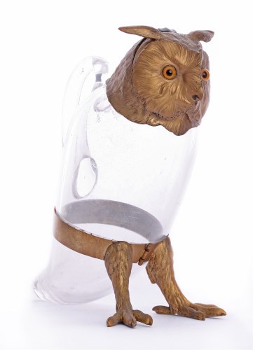 Lot 5 - A novelty mounted glass decanter modelled as an owl