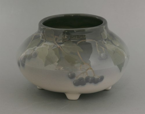 Lot 90 - A Rookwood Pottery vase
