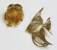 Lot 84 - A 9ct gold angel fish brooch