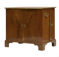 Lot 34 - An unusual George III free-standing mahogany gentleman's library/collecting cabinet