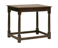 Lot 124 - An oak centre table