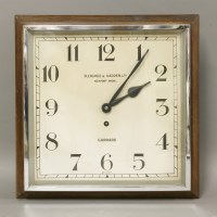 Lot 253 - An Art Deco wall clock