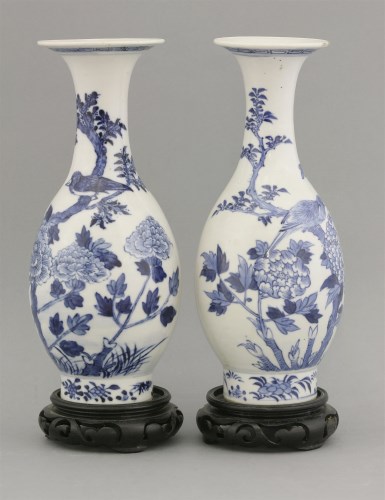 Lot 55 - A pair of blue and white Vases