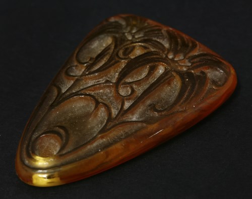 Lot 211 - A Lalique 'Lys' amber glass pendant