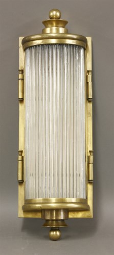 Lot 106 - An Art Deco wall light