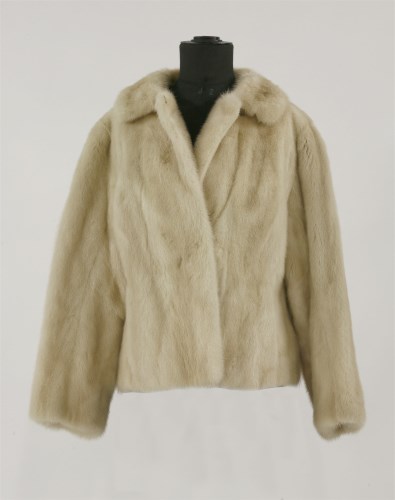 Lot 160 - A short mink jacket