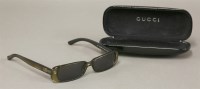 Lot 51 - A pair of Gucci sunglasses