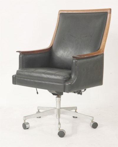 Lot 565 - A Norwegian black leather desk chair