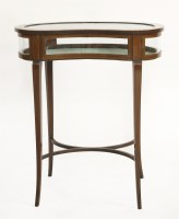 Lot 586 - An Edwardian strung mahogany bijouterie table