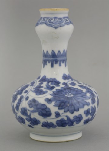Lot 39 - A blue and white Vase