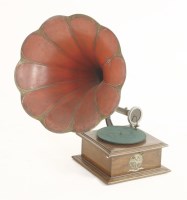 Lot 1158 - A French walnut gramophone