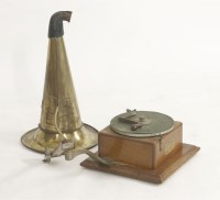 Lot 1159 - An oak cased gramophone