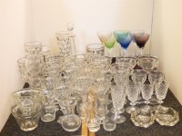 Lot 345 - A quantity of glassware