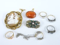 Lot 35 - An early 19th century gold agate brooch