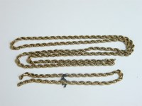 Lot 31 - A broken gold rope chain