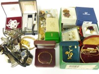 Lot 148 - A quantity of assorted watches and costume jewellery