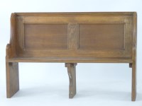 Lot 731 - A small oak pew