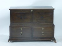 Lot 722 - An oak mule chest