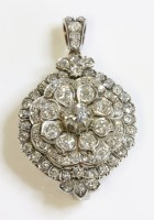 Lot 305 - A late Victorian diamond set brooch pendant
