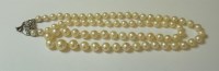 Lot 19 - A single row graduated cultured pearl necklace