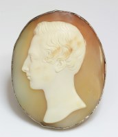 Lot 272 - A Victorian carved shell cameo brooch