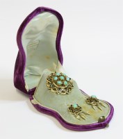 Lot 295 - A cased French gold and turquoise brooch and earring suite