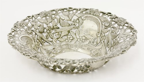 Lot 83 - A silver bowl