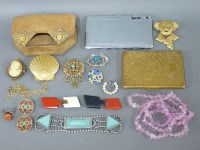 Lot 78 - A quantity of costume jewellery