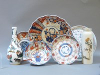 Lot 303 - A quantity of 19th century and later Chinese and Japanese ceramics