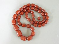Lot 78 - A necklace of bakelite beads