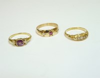 Lot 30 - An 18ct gold five stone boat shaped ring