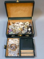 Lot 104 - A leather jewellery box