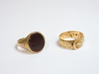 Lot 3 - An 18ct gold buckle ring