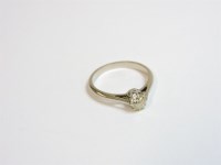 Lot 7 - A single stone diamond ring