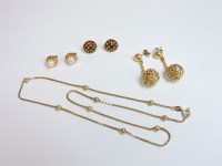 Lot 27 - Two pairs of gold earrings