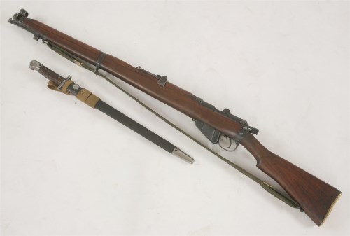 Lot 194 - A Lee Enfield SMLE Mark III .303 rifle