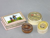 Lot 113 - A Victorian turned ivory box