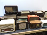 Lot 281 - Eleven old radio sets