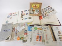 Lot 165 - A collection of stamps