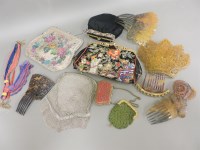 Lot 104 - A collection of vintage handbags