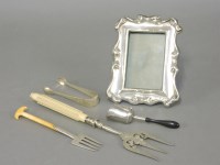 Lot 124 - A silver photograph frame